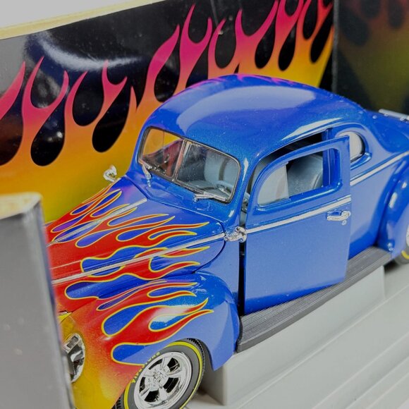 Ertl 1998 American Muscle 1:18 Scale 1940 Ford Street Rod Diecast Car Blue - Picture 4 of 9